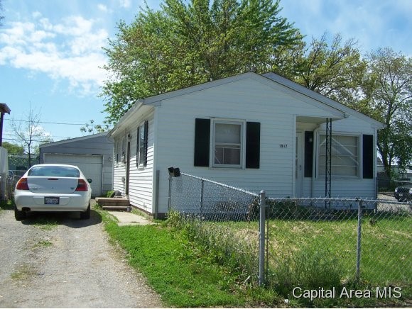 1517 South 11th Street Springfield, IL 62703 - Photo 1 of 2