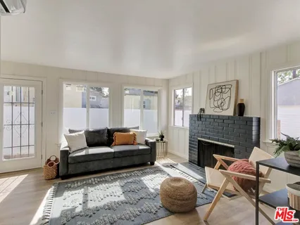 $999,999 | 440 West Ellis Avenue, Inglewood, CA 90302
