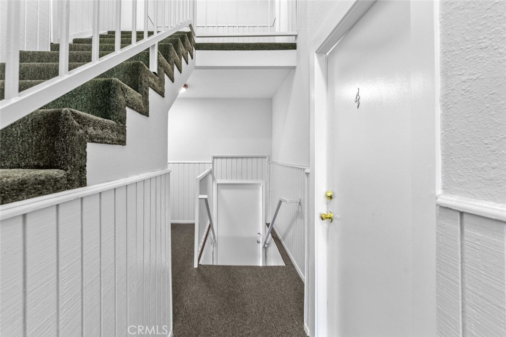 7137 Greeley Street, Unit 4 Tujunga, CA 91042 - Photo 3 of 29
