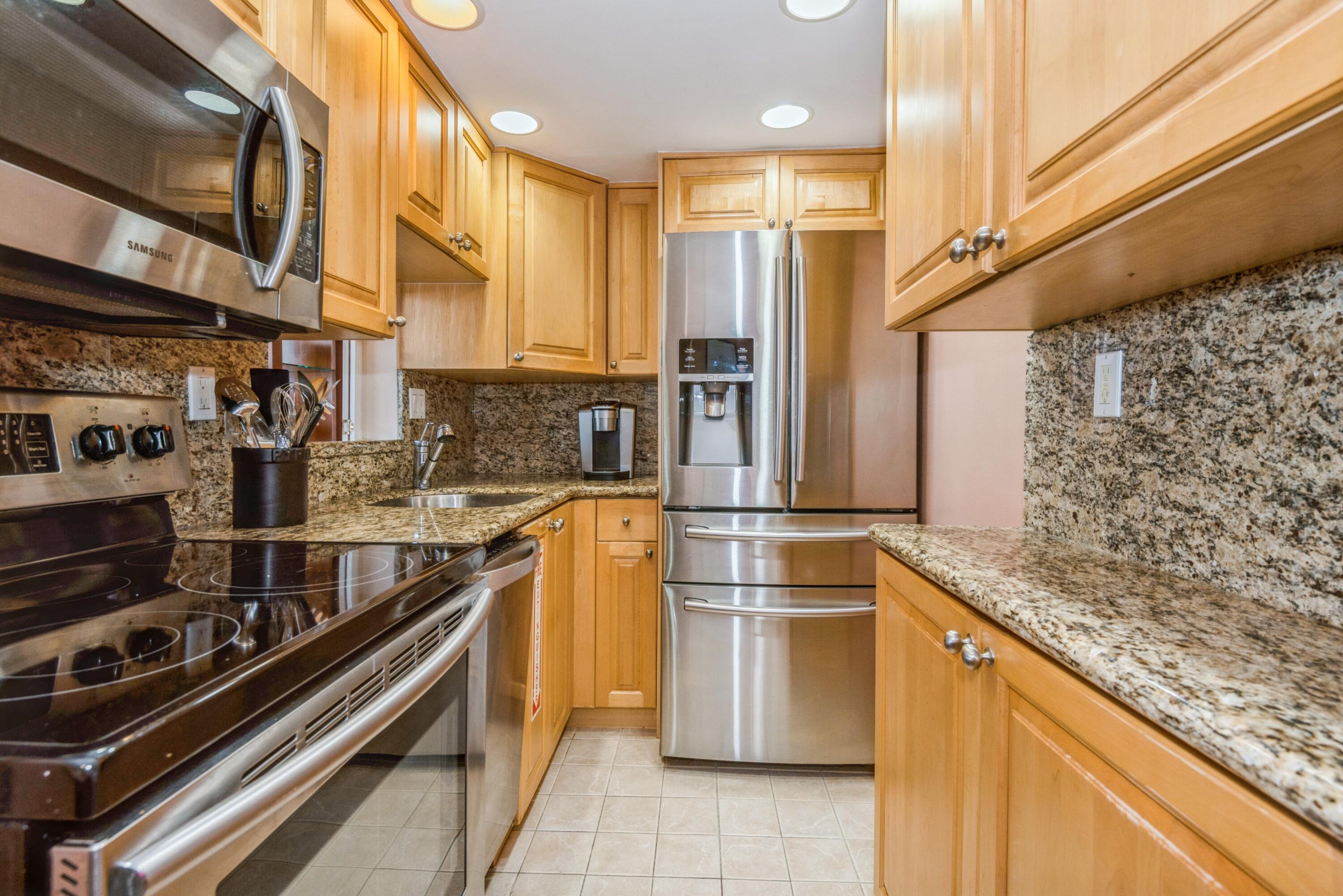 101 North Birch Road, Unit 503 Fort Lauderdale, FL 33304 - Photo 6 of 15 07_101NBirchRd_503_2007_HiRes