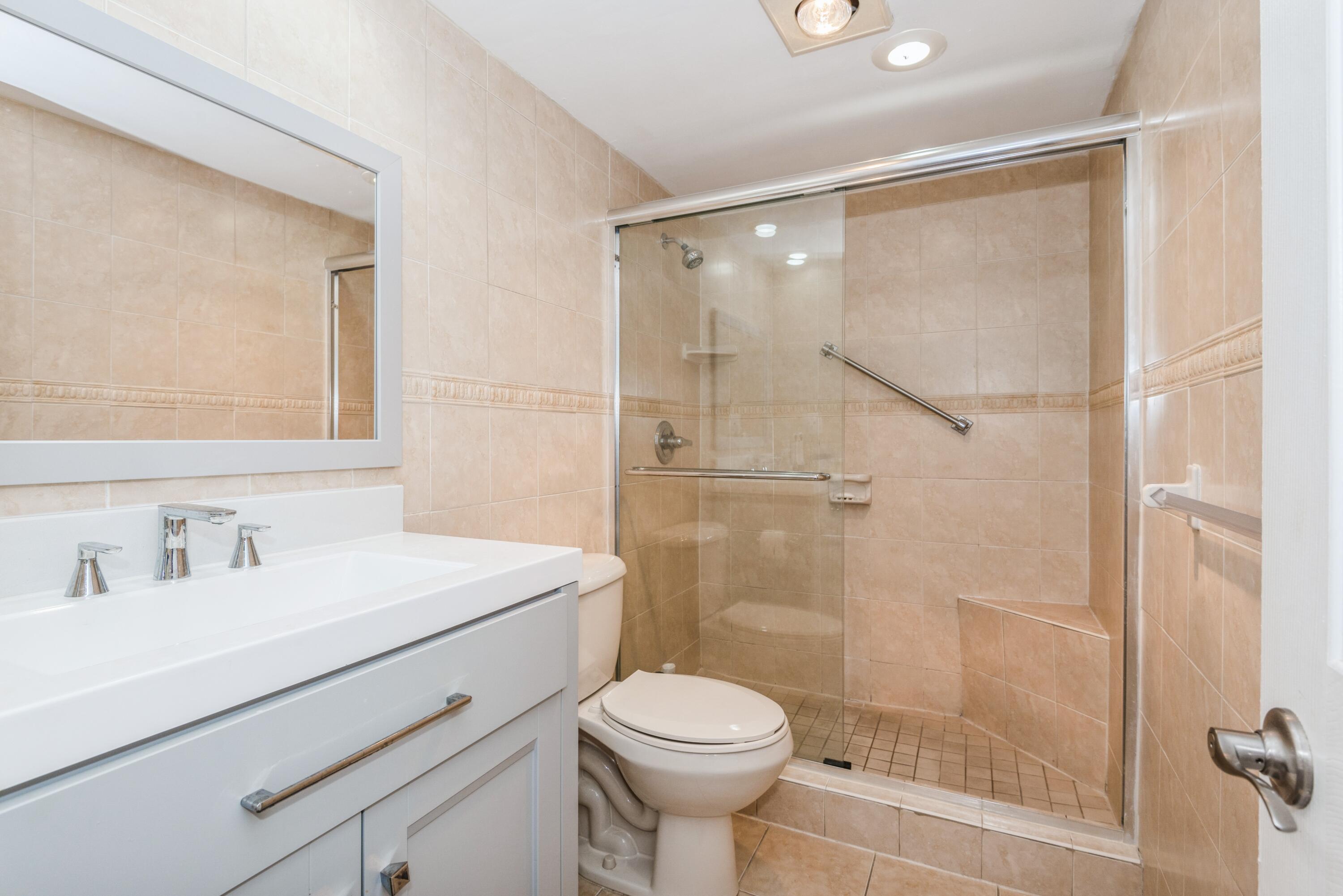 101 North Birch Road, Unit 503 Fort Lauderdale, FL 33304 - Photo 7 of 15 08_101NBirchRd_503_2008_HiRes