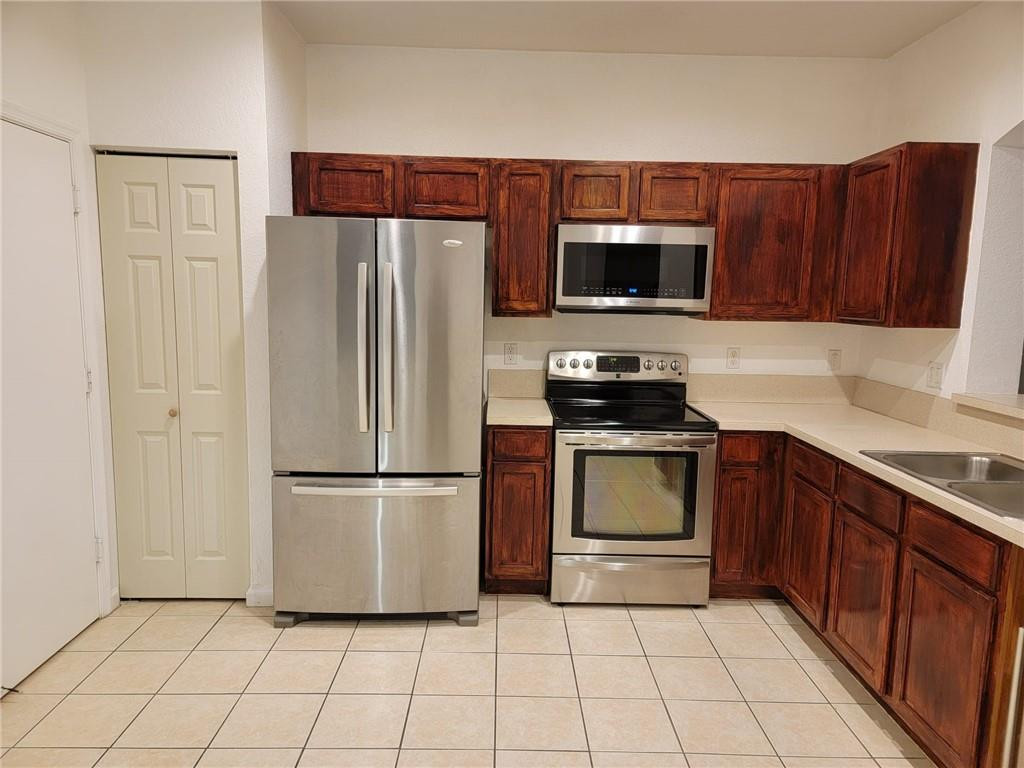 2357 Center Stone Lane Riviera Beach, FL 33404 - Photo 4 of 33 Kitchen