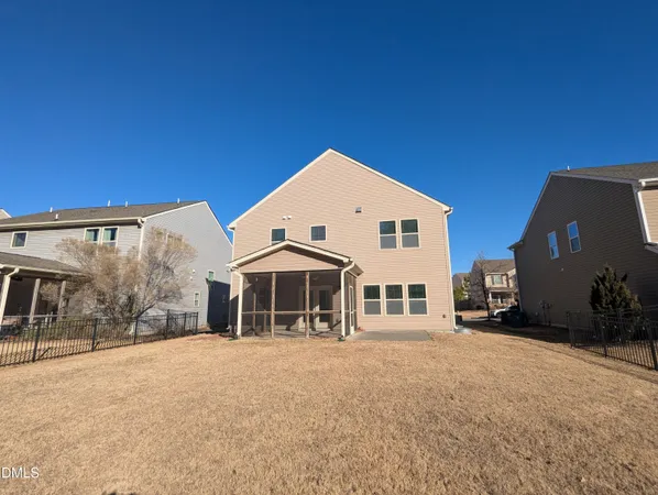 $2,270 | 833 Poplar Street, Durham, NC 27703