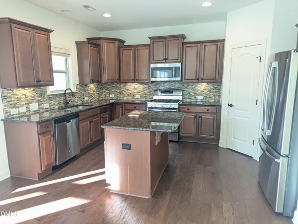 $2,270 | 833 Poplar Street, Durham, NC 27703