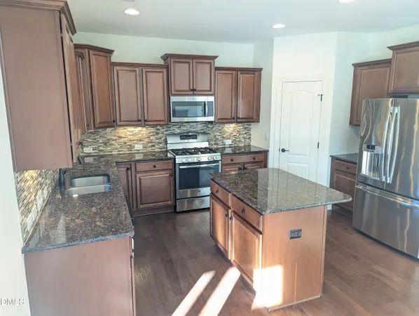 $2,270 | 833 Poplar Street, Durham, NC 27703