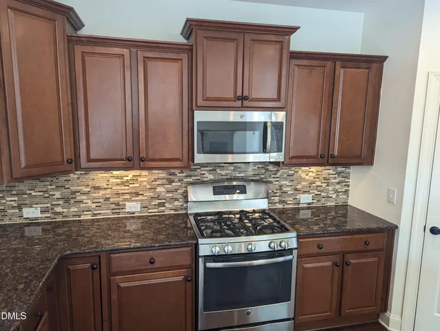 $2,250 | 833 Poplar Street, Durham, NC 27703