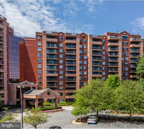 $375,000 | 2230 George C Marshall Drive, Unit 806, Falls Church, VA 22043