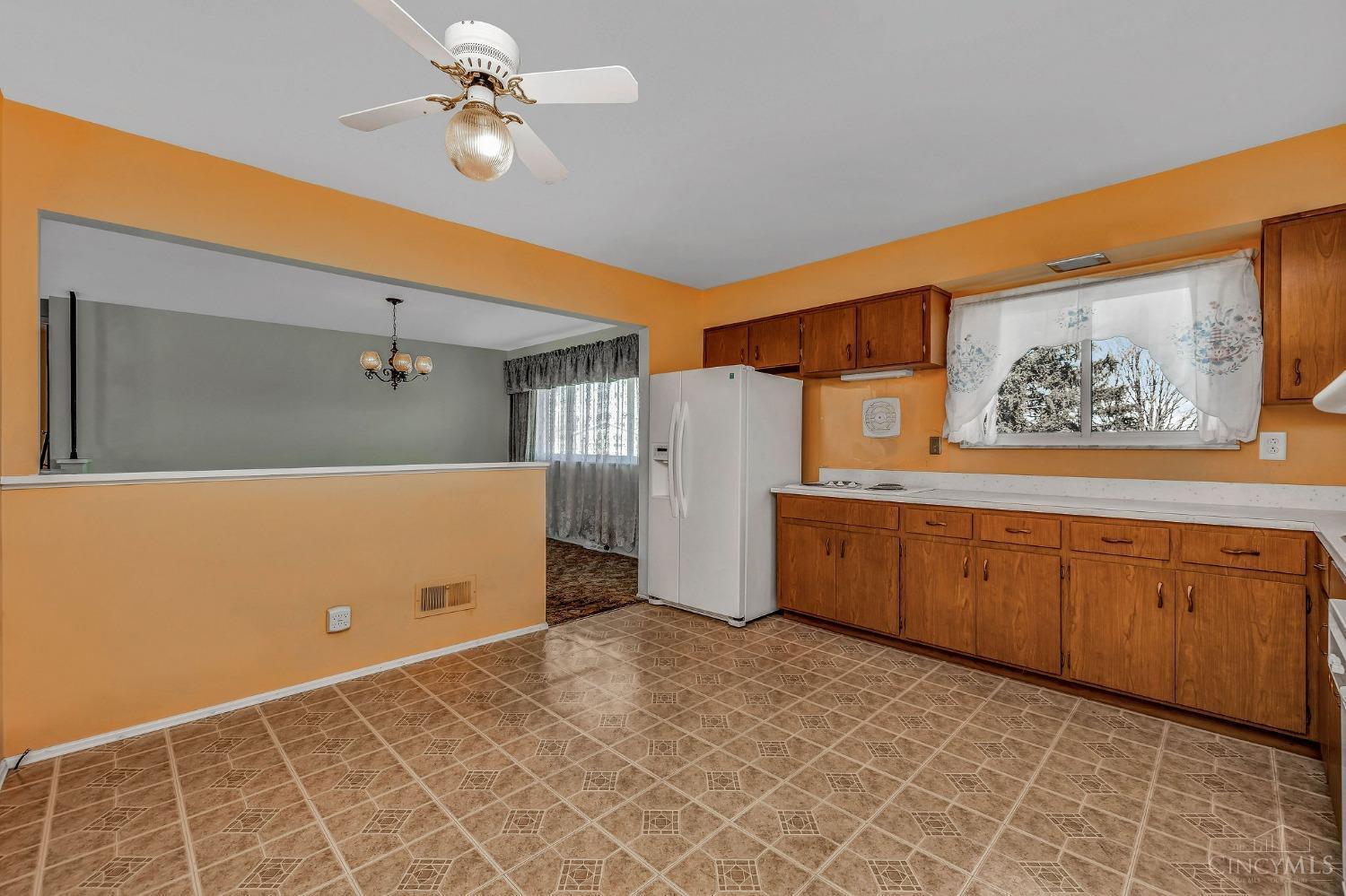 2242 Townsend Road Cincinnati, OH 45238 - Photo 11 of 35