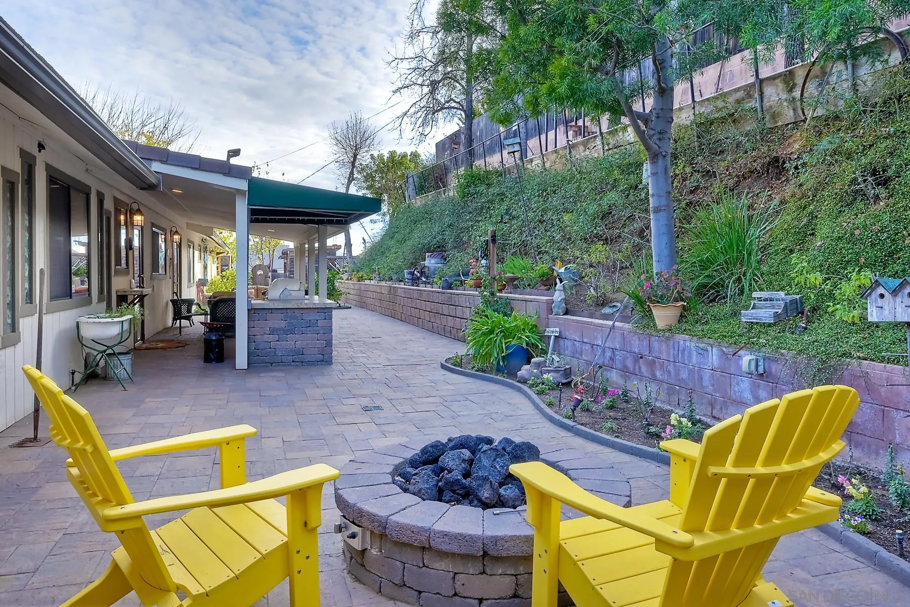 1828 Pine View Road Alpine, CA 91901 - Photo 42 of 53 a view of an chairs and tables in the patio