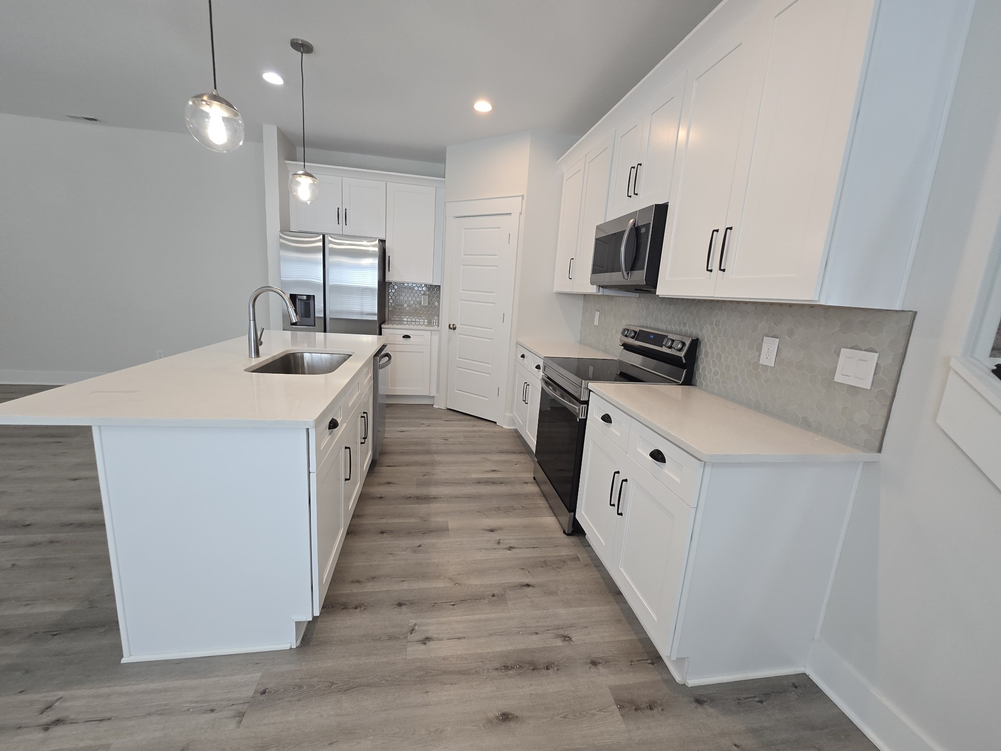 2186 Hospitality Lane Murfreesboro, TN 37128 - Photo 3 of 26