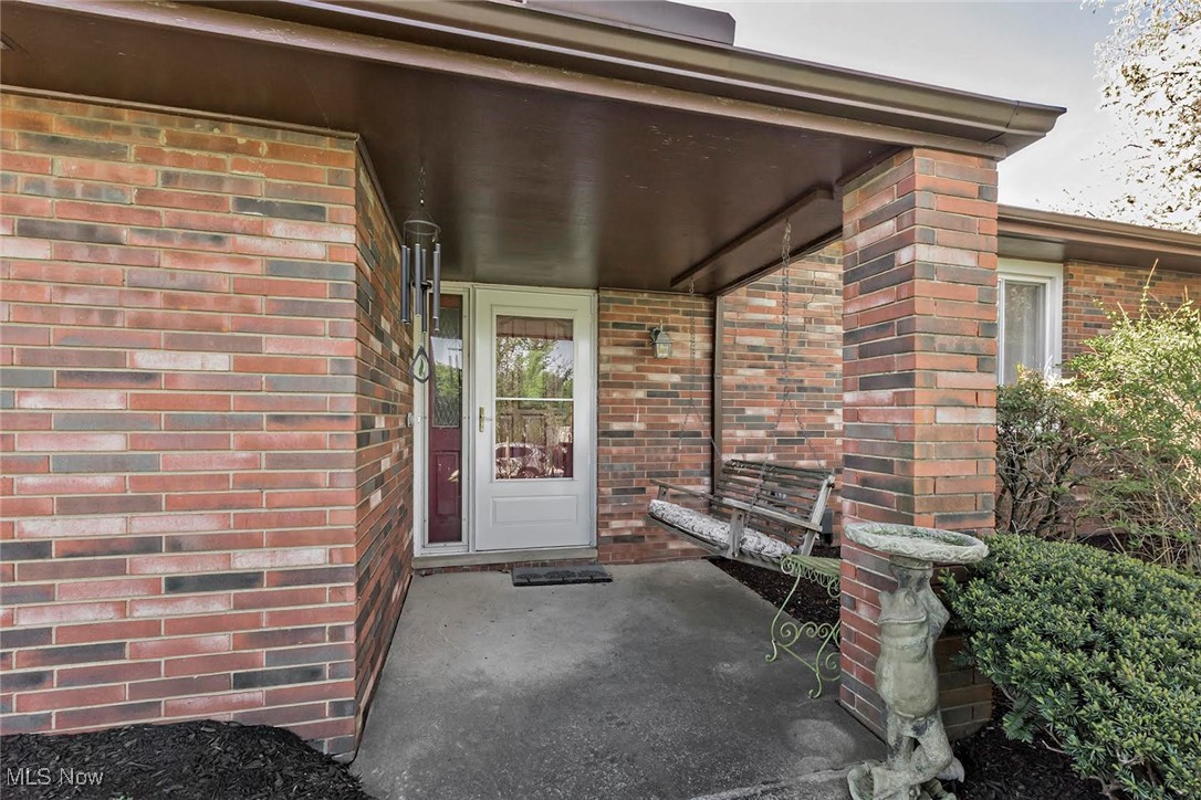 25216 Hazelmere Road Beachwood, OH 44122 - Photo 2 of 40 Gallery Image 2