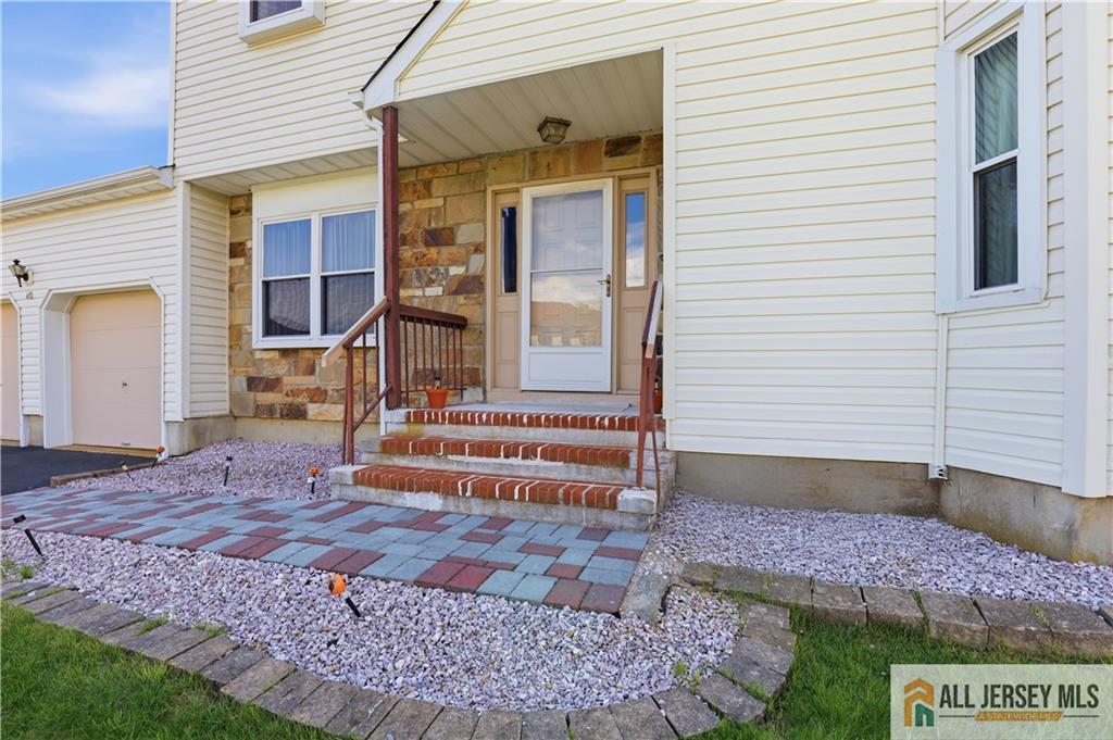 40 La Valencia Road Old Bridge, NJ 08857 - Photo 1 of 25 Gallery Image 1