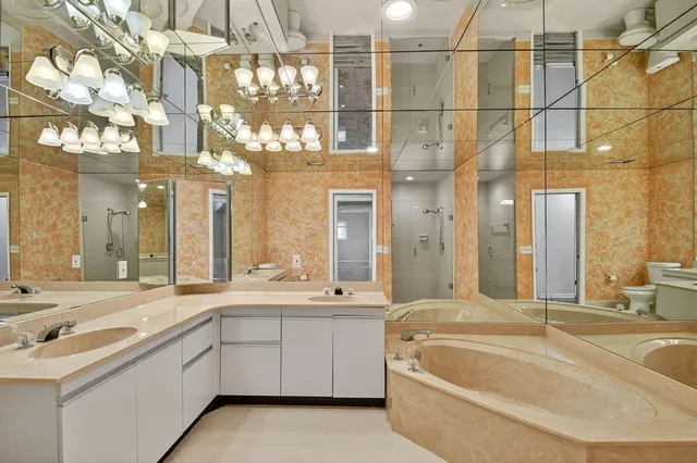 a view of a house with backyard and garden