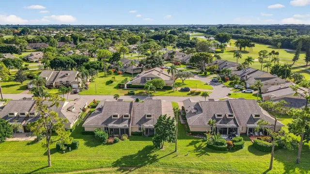 $283,500 | 6869 Fountains Circle, Unit 6869, Lake Worth, FL 33467