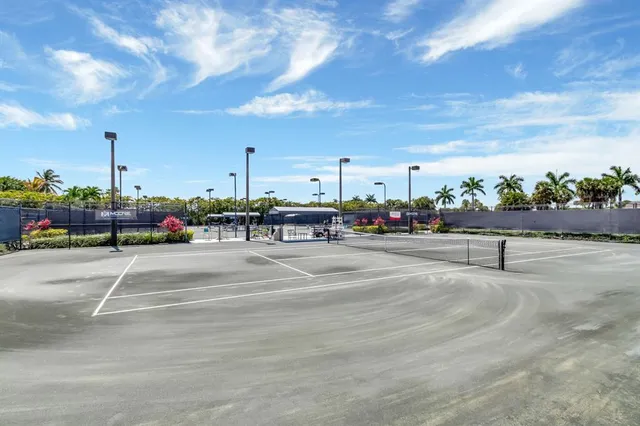 $283,500 | 6869 Fountains Circle, Unit 6869, Lake Worth, FL 33467