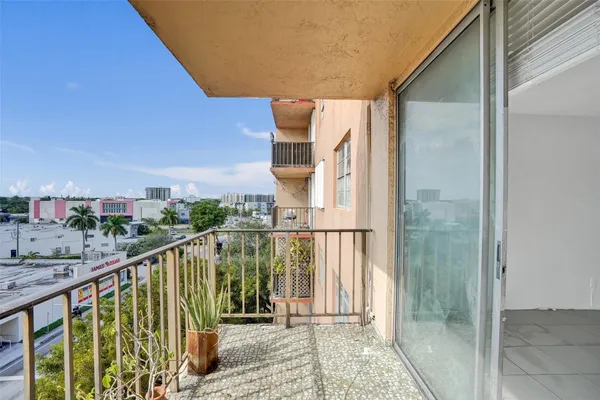 $149,995 | 1465 Northeast 123rd Street, Unit 714, North Miami, FL 33161