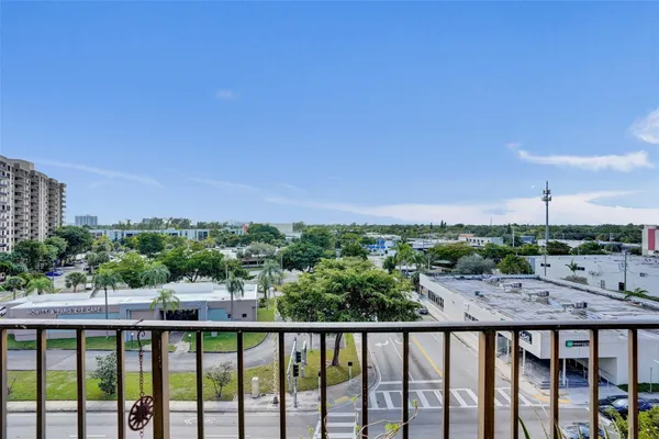 $149,995 | 1465 Northeast 123rd Street, Unit 714, North Miami, FL 33161