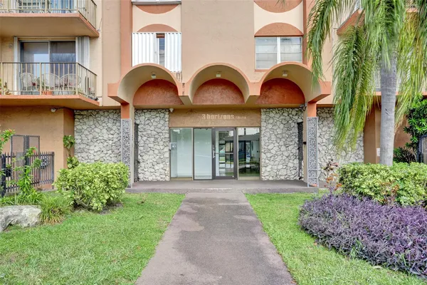 $149,995 | 1465 Northeast 123rd Street, Unit 714, North Miami, FL 33161