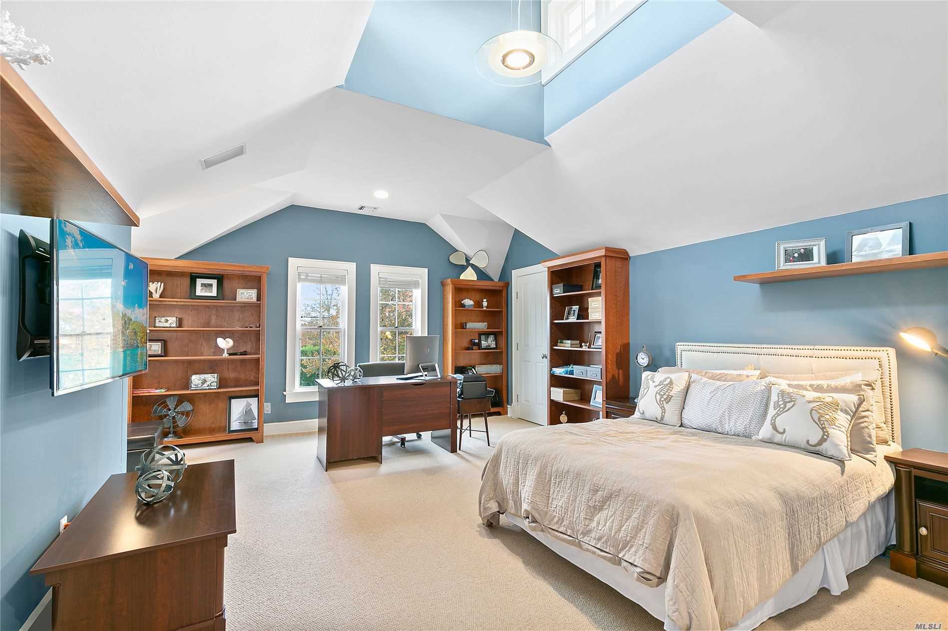 375 Wickapogue Road Southampton, NY 11968 - Photo 15 of 20