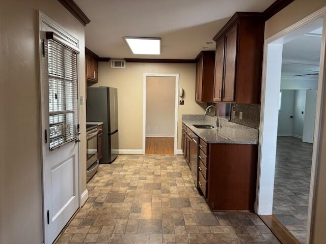 4803 Hummingbird Lane Memphis, TN 38117 - Photo 12 of 36 a spacious bathroom with a sink and a mirror