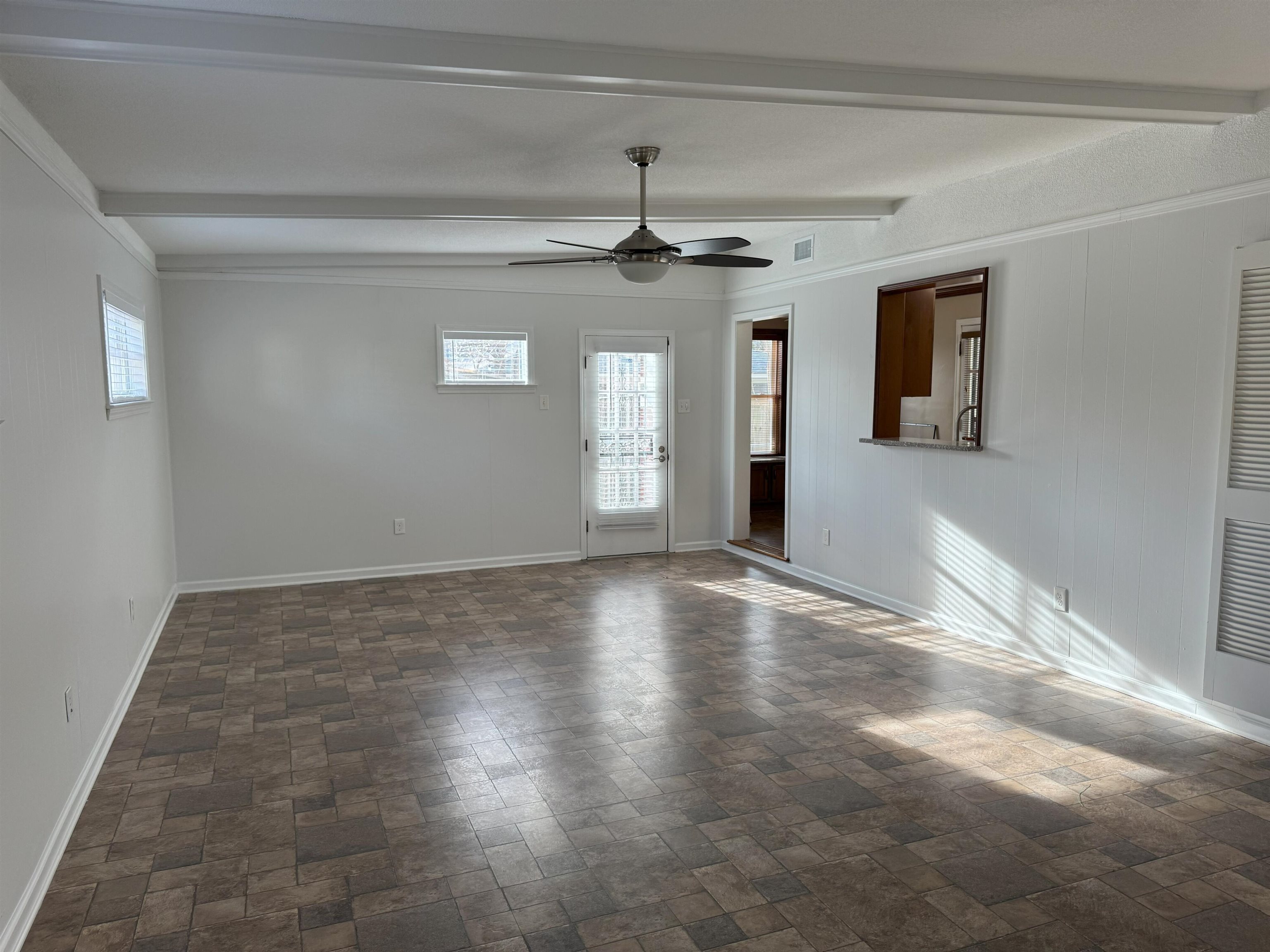 4803 Hummingbird Lane Memphis, TN 38117 - Photo 16 of 36 a view of an empty room and window