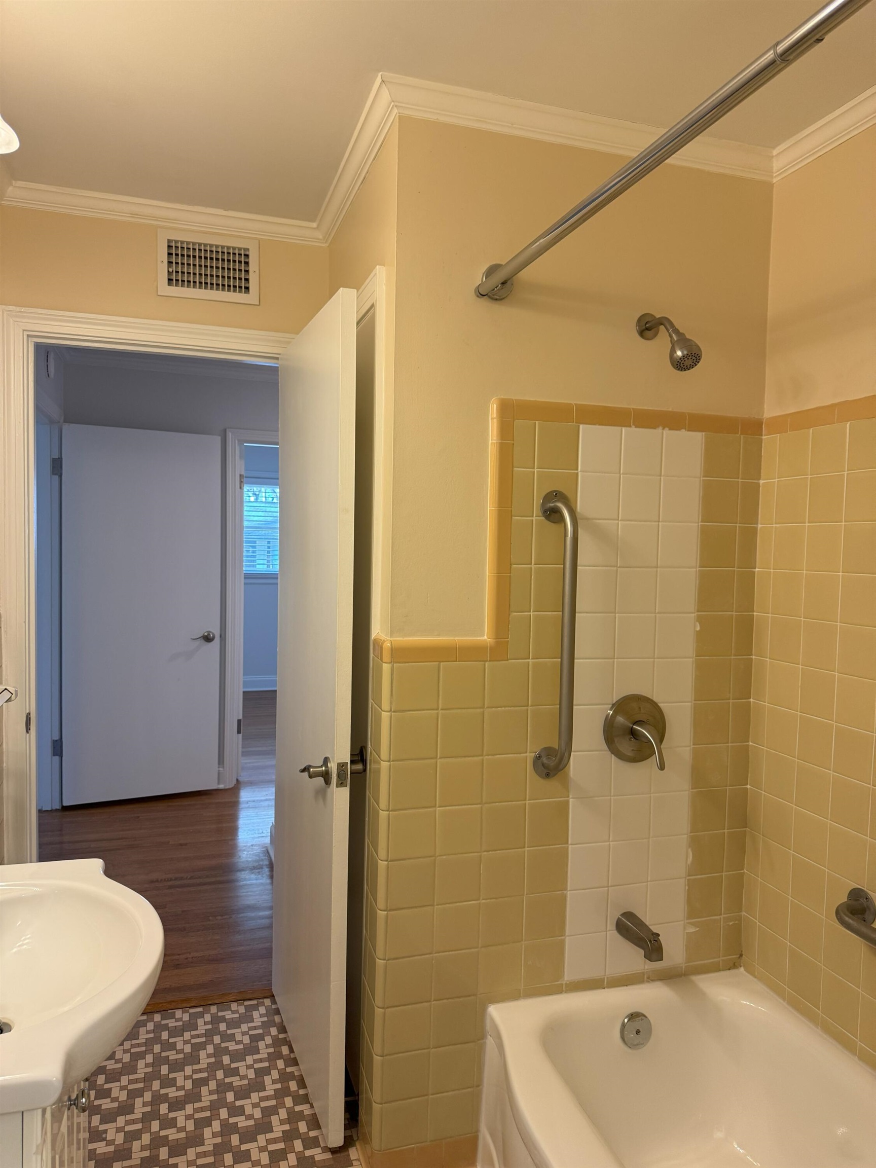 4803 Hummingbird Lane Memphis, TN 38117 - Photo 21 of 36 a bathroom with a sink a toilet and shower