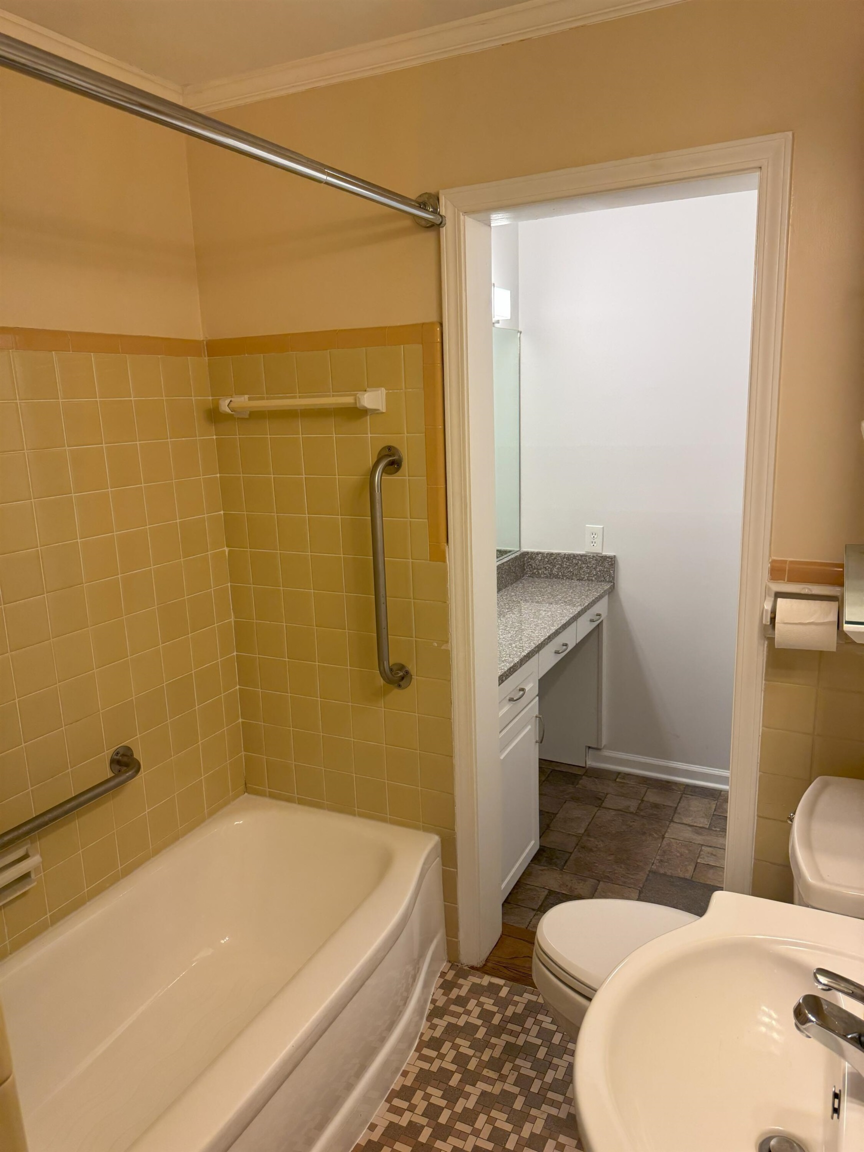 4803 Hummingbird Lane Memphis, TN 38117 - Photo 22 of 36 a bathroom with a sink a toilet and shower