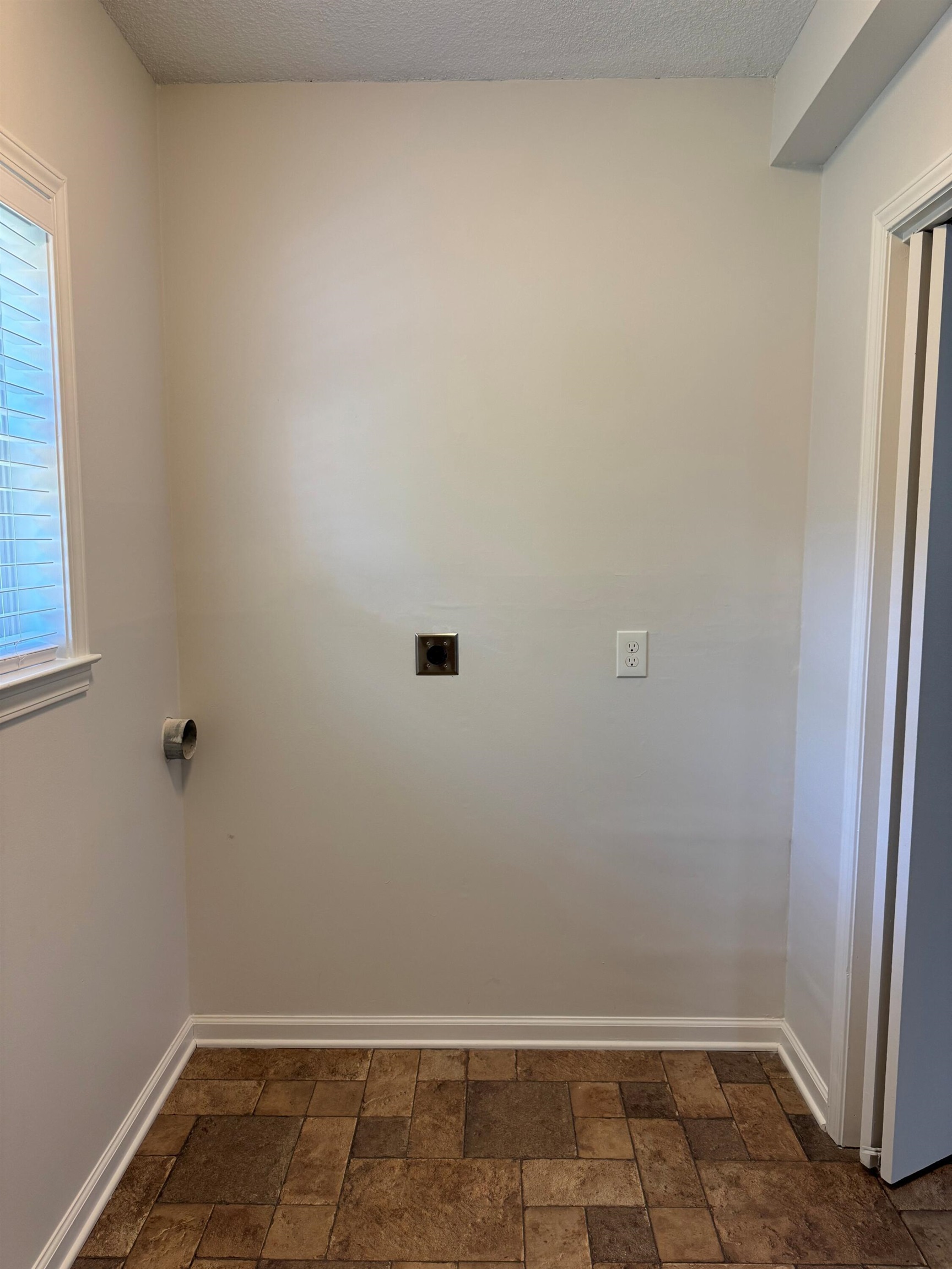 4803 Hummingbird Lane Memphis, TN 38117 - Photo 30 of 36 a view of a room