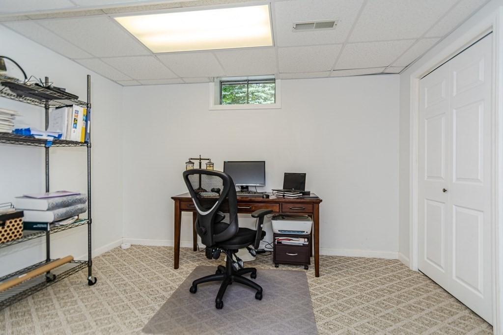 76 Stonegate Road, Unit 60 Chelmsford, MA 01824 - Photo 32 of 39