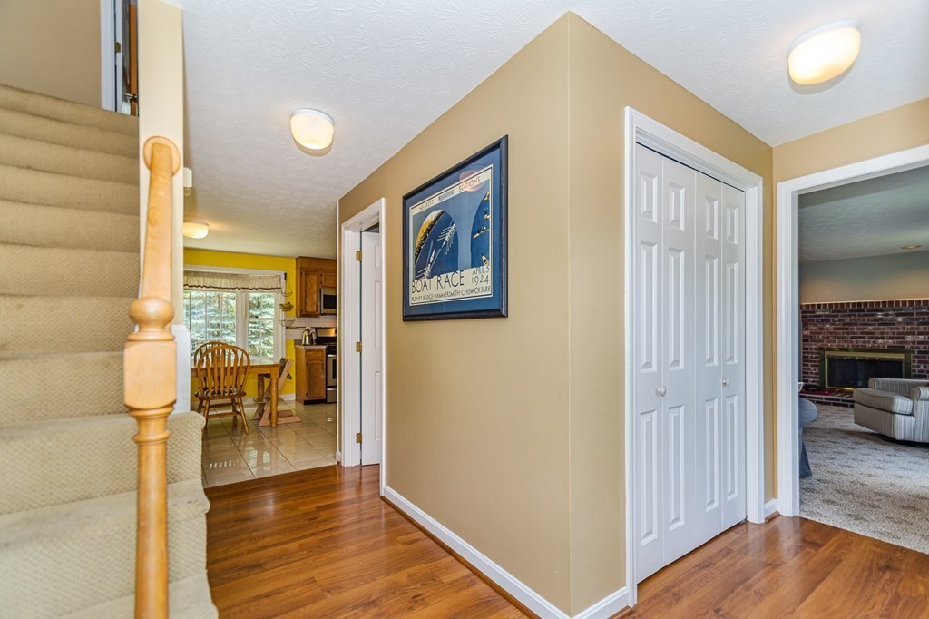 76 Stonegate Road, Unit 60 Chelmsford, MA 01824 - Photo 4 of 39