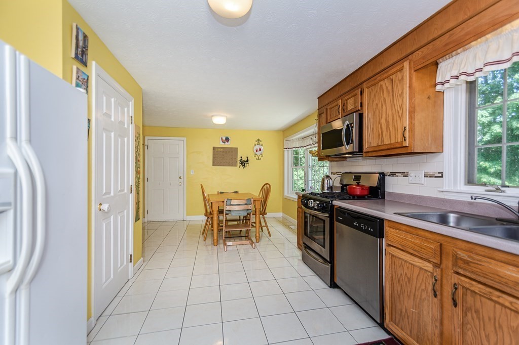76 Stonegate Road, Unit 60 Chelmsford, MA 01824 - Photo 10 of 39