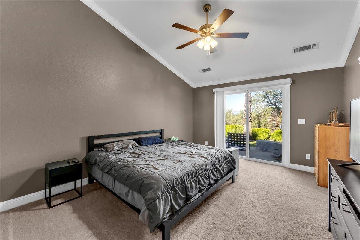 1119 River Ridge Drive Redding, CA 96003 - Photo 21 of 57 Primary Bedroom
