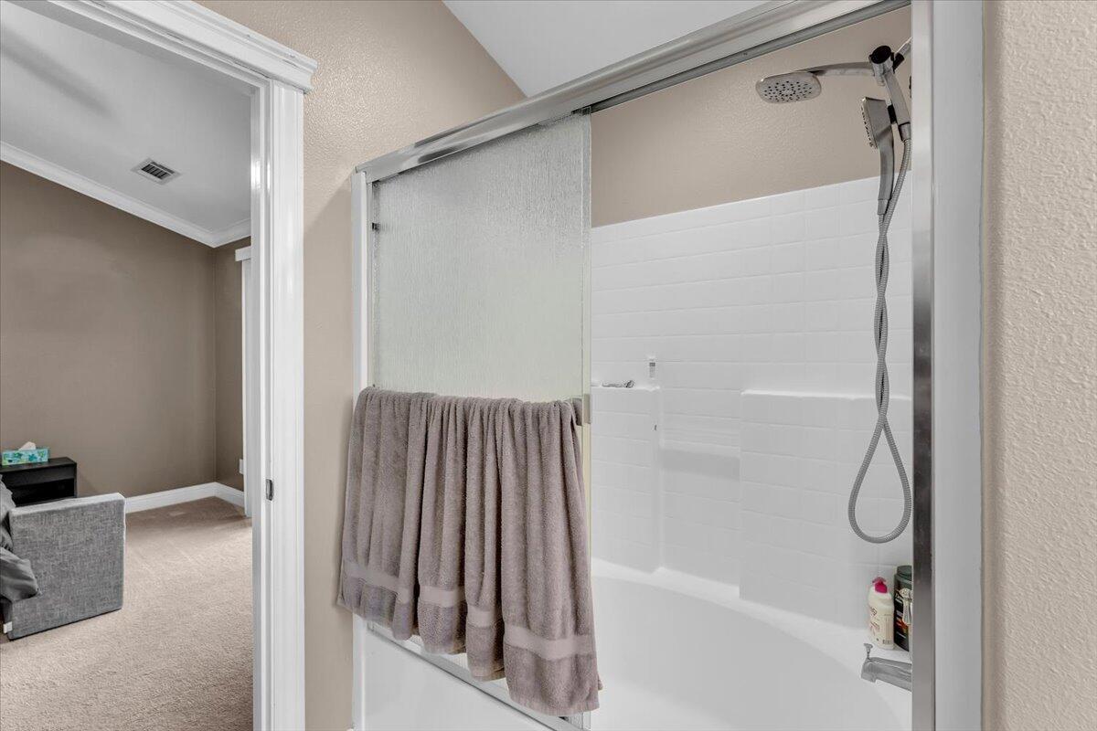 1119 River Ridge Drive Redding, CA 96003 - Photo 25 of 57 Primary Bath