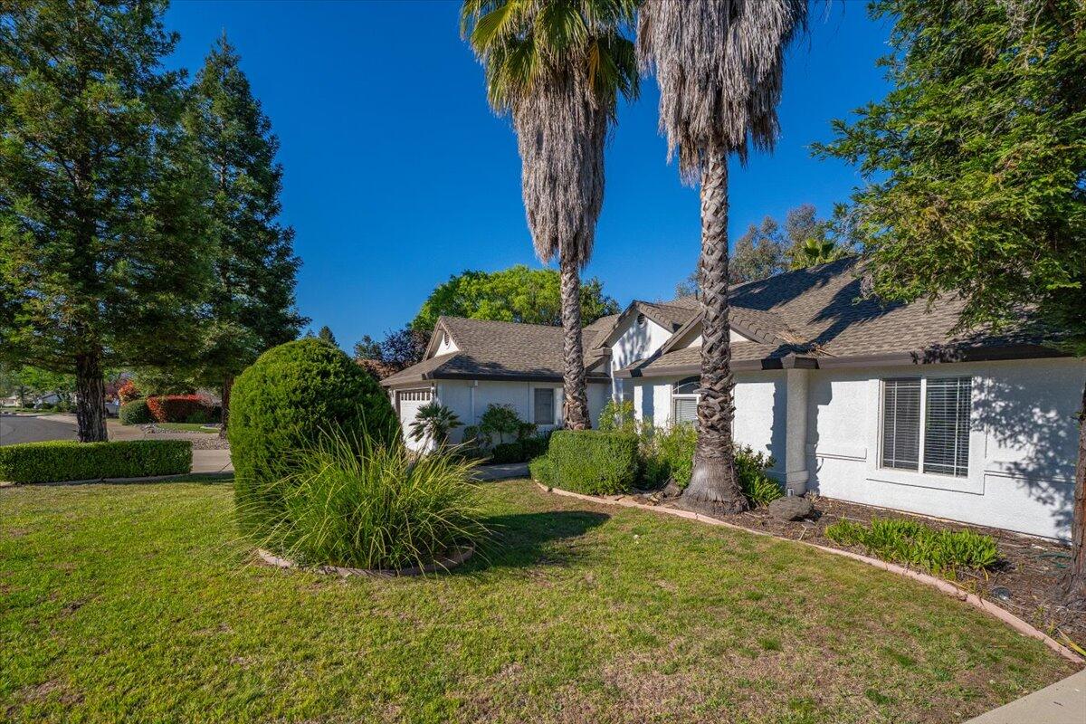 1119 River Ridge Drive Redding, CA 96003 - Photo 40 of 57 Front Yard