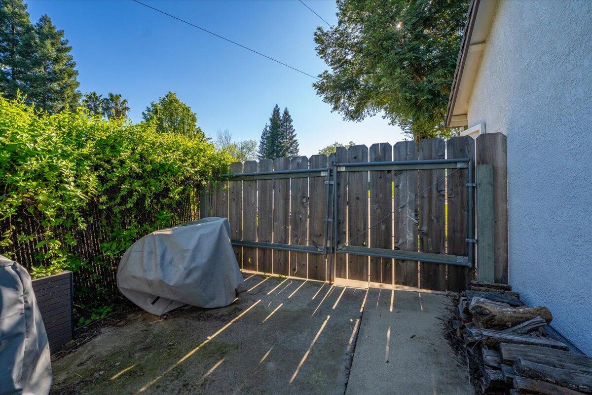 1119 River Ridge Drive Redding, CA 96003 - Photo 44 of 57 RV Area