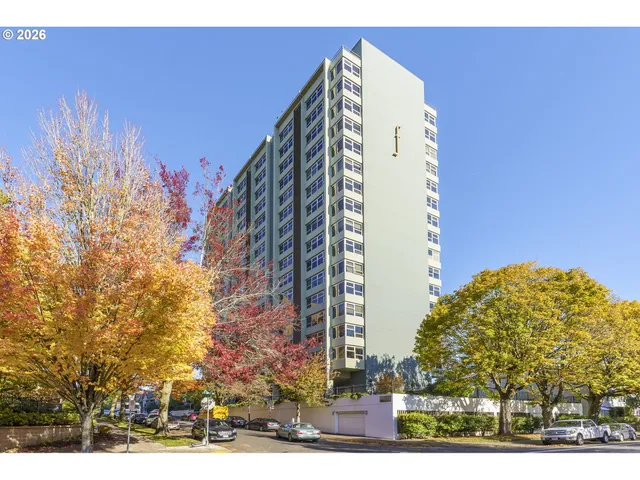 $310,000 | 1220 Northeast 17th Avenue, Unit 8F, Portland, OR 97232
