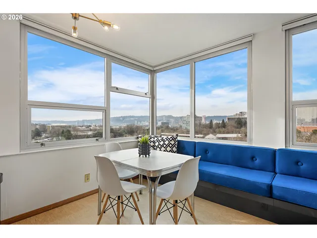 $310,000 | 1220 Northeast 17th Avenue, Unit 8F, Portland, OR 97232