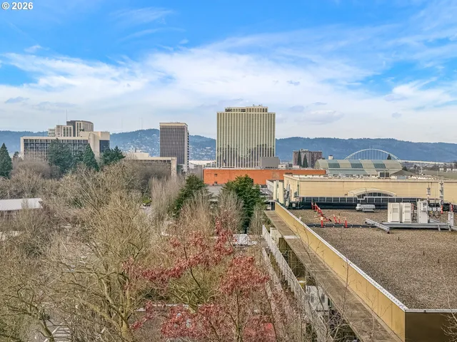 $310,000 | 1220 Northeast 17th Avenue, Unit 8F, Portland, OR 97232