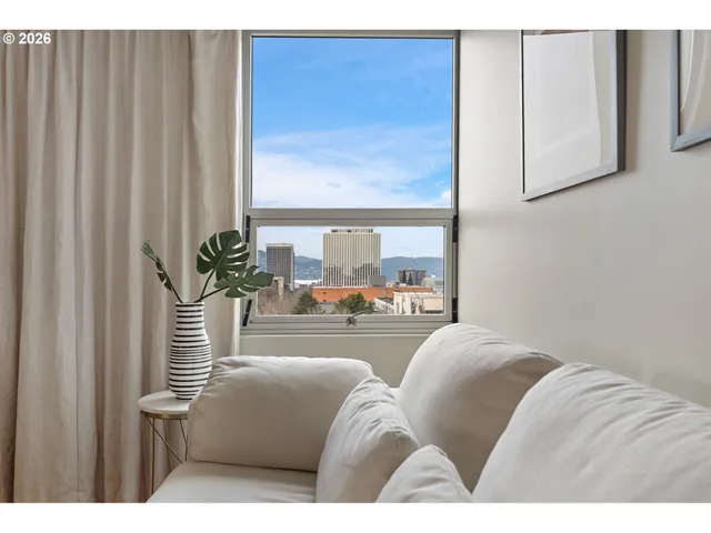 $310,000 | 1220 Northeast 17th Avenue, Unit 8F, Portland, OR 97232