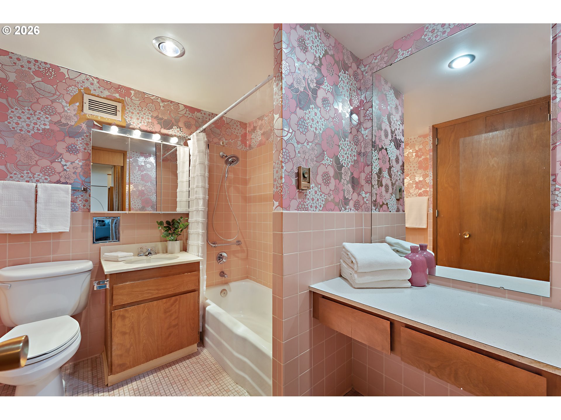 1220 Northeast 17th Avenue, Unit 8F Portland, OR 97232 - Photo 34 of 48