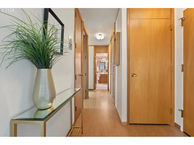 $310,000 | 1220 Northeast 17th Avenue, Unit 8F, Portland, OR 97232