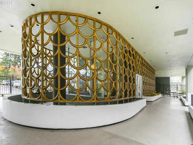 $310,000 | 1220 Northeast 17th Avenue, Unit 8F, Portland, OR 97232