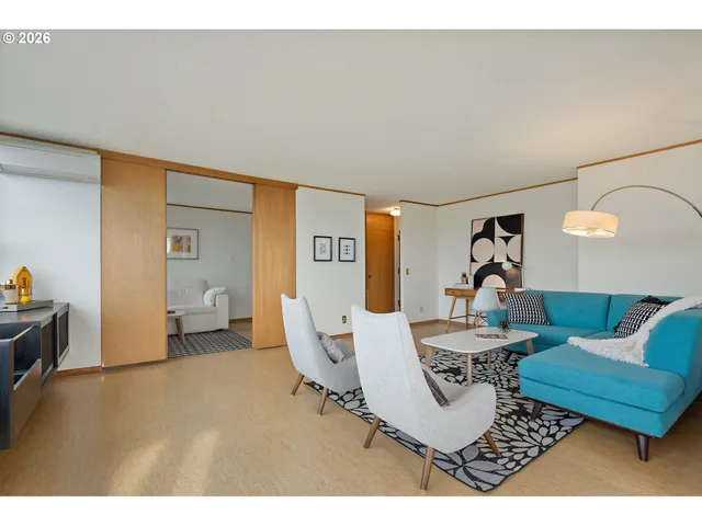 $310,000 | 1220 Northeast 17th Avenue, Unit 8F, Portland, OR 97232