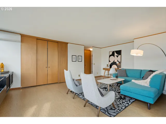 $310,000 | 1220 Northeast 17th Avenue, Unit 8F, Portland, OR 97232
