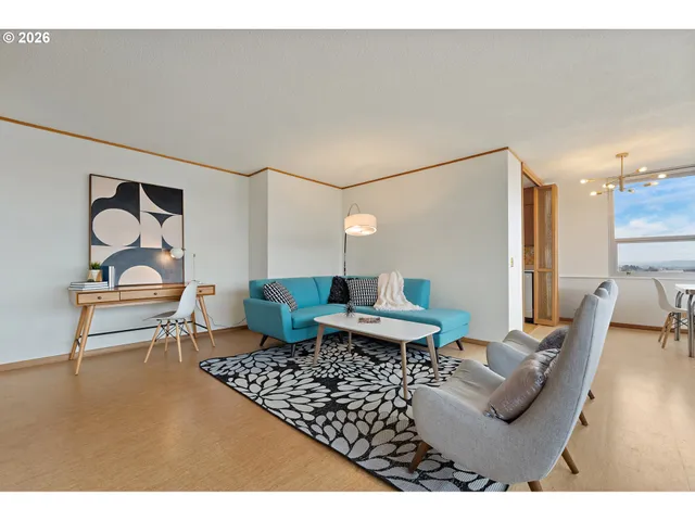 $310,000 | 1220 Northeast 17th Avenue, Unit 8F, Portland, OR 97232