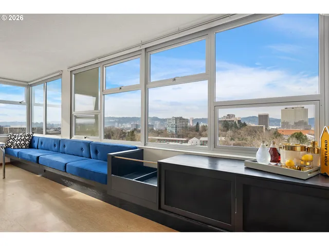 $310,000 | 1220 Northeast 17th Avenue, Unit 8F, Portland, OR 97232