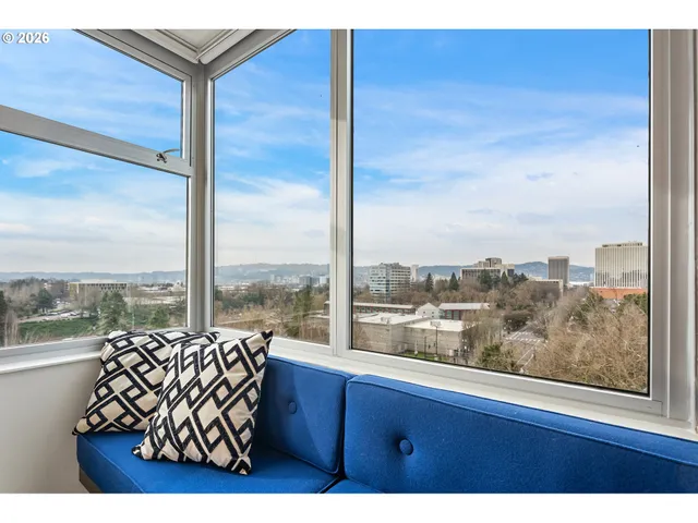 $310,000 | 1220 Northeast 17th Avenue, Unit 8F, Portland, OR 97232