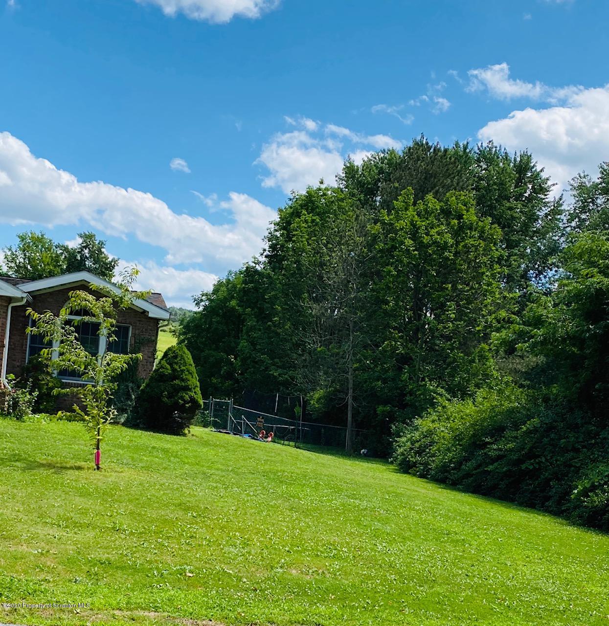1635 Falls Road Clarks Summit, PA 18411 - Photo 4 of 34 Gallery Image 4