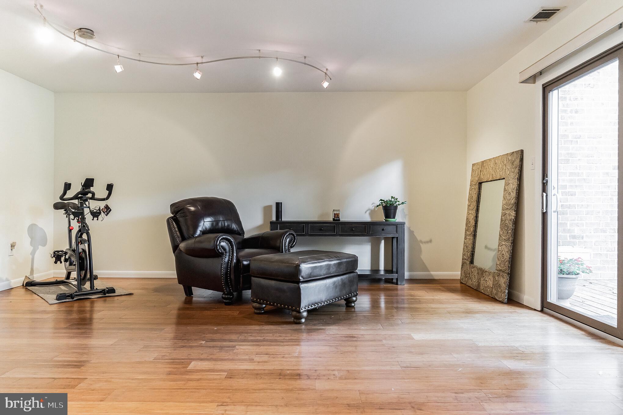 2045 Approach Lane Reston, VA 20191 - Photo 18 of 41 Gallery Image 18