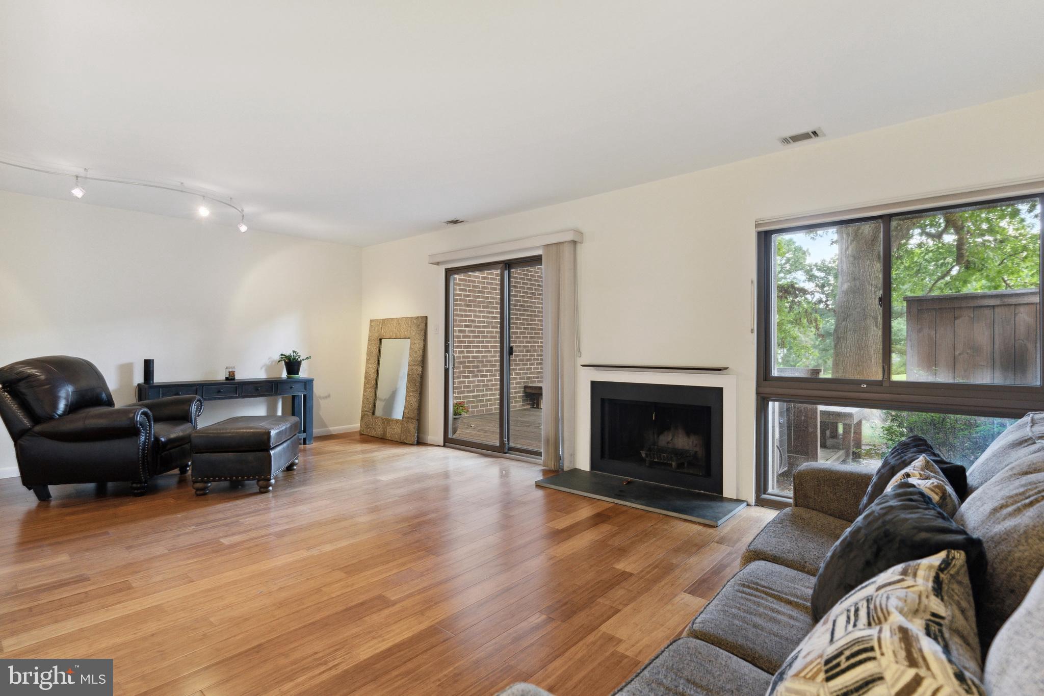 2045 Approach Lane Reston, VA 20191 - Photo 6 of 41 Gallery Image 6